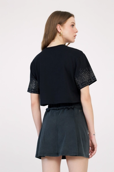Camiseta Feminina Box Com Aplicação