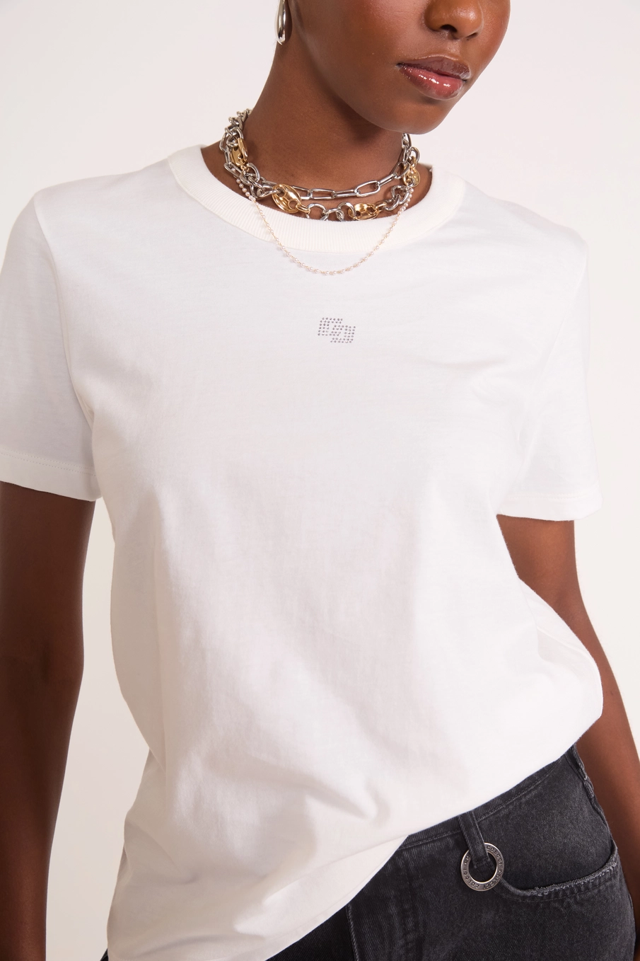Camiseta Básica Com Monograma Off Shell