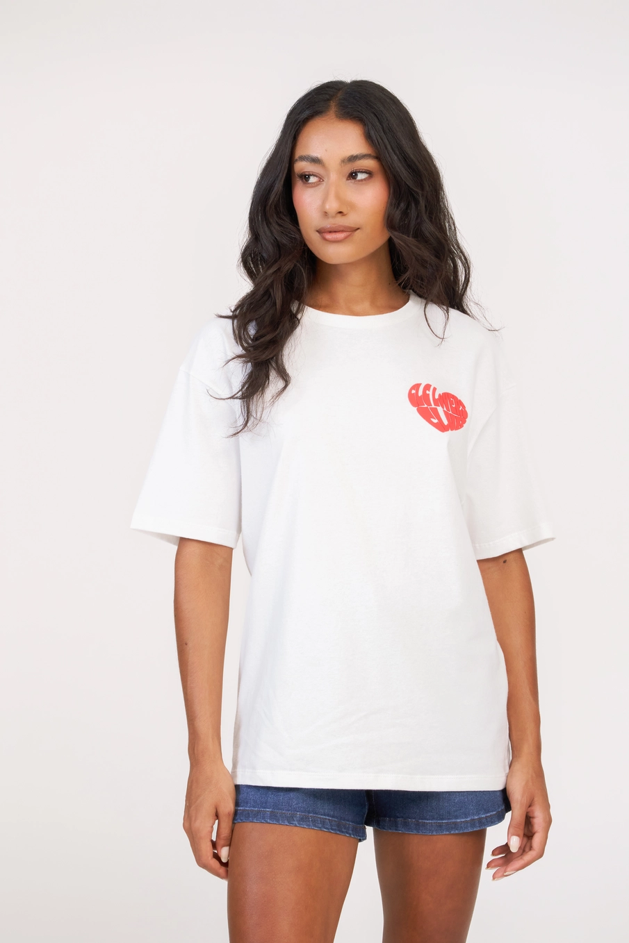Camiseta Oversized Estampada Com Aplicação Off Shell 1