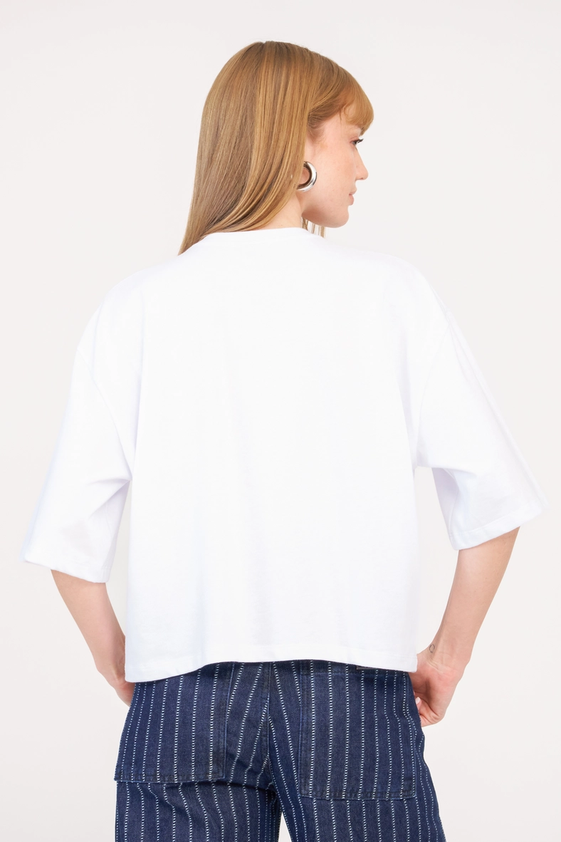 Camiseta Feminina Box Over Estampada Branco 2