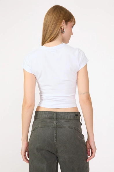 Camiseta Feminina Baby Look Com Aplicação