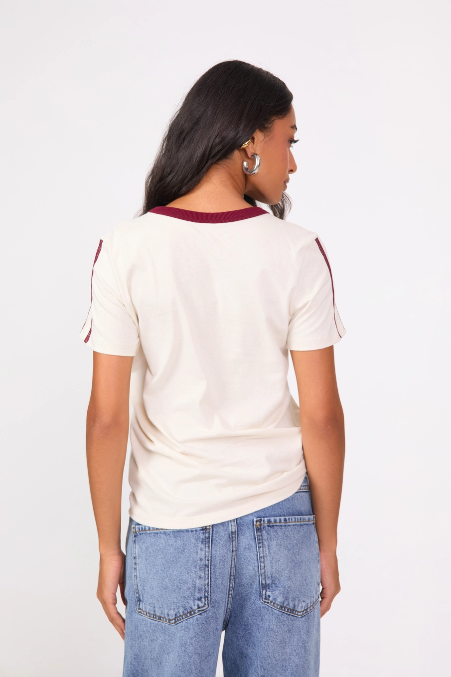Camiseta Feminina Regular Estampada Bege 2