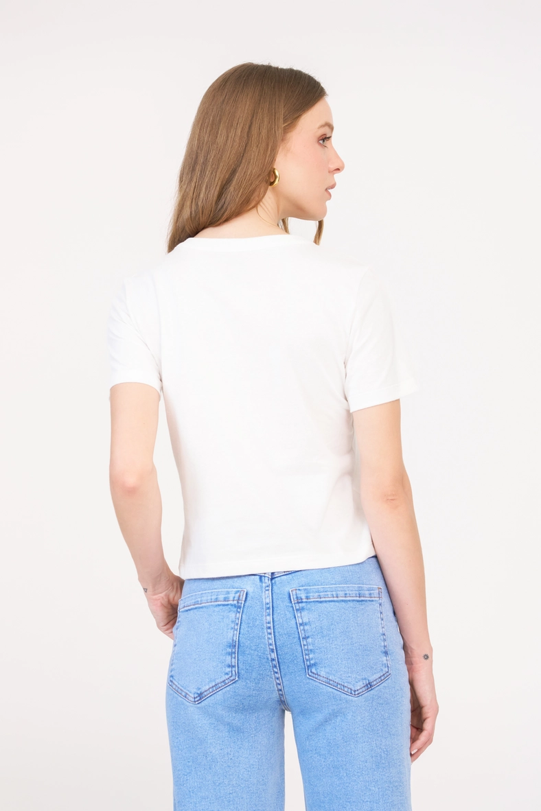 Camiseta Feminina Regular Com Estampa Off Shell 2