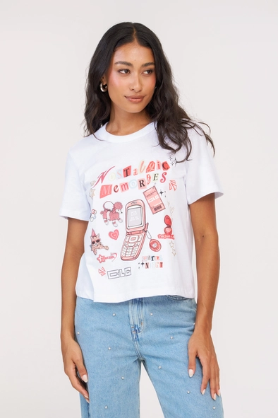 Camiseta Feminina Regular Nostalgic Com Aplicação