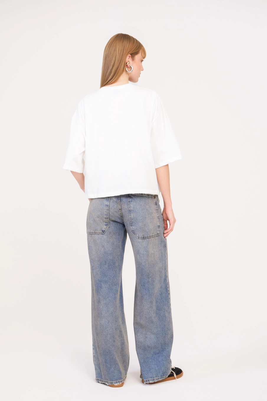 Camiseta Feminina Box Over Off Shell 4
