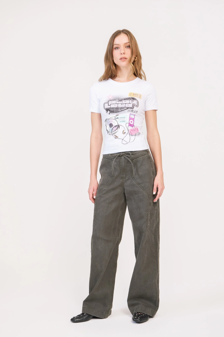 Camiseta Feminina Baby Look Com Aplicação Branco 3