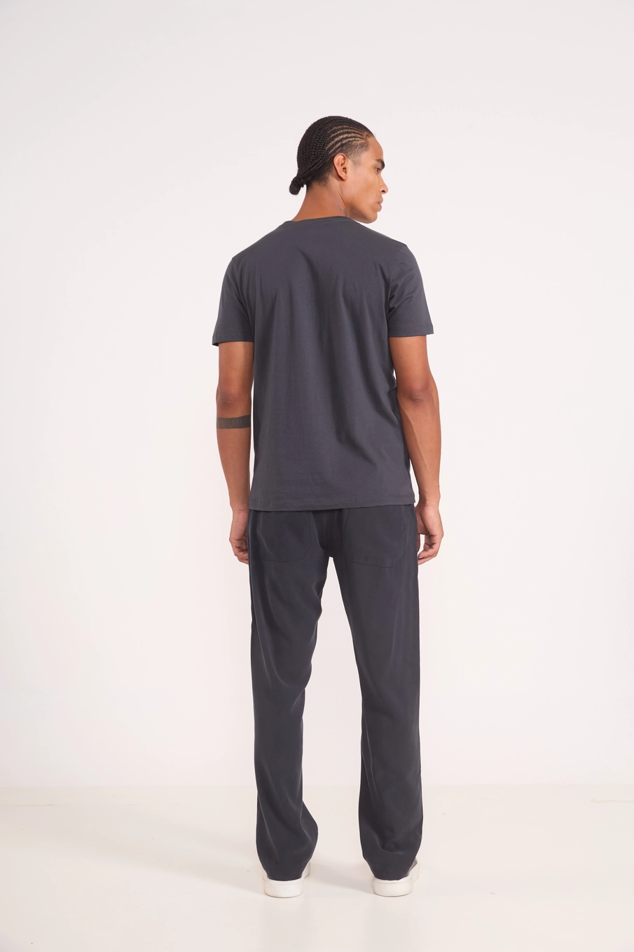 Camiseta Masculina Gola V Cinza