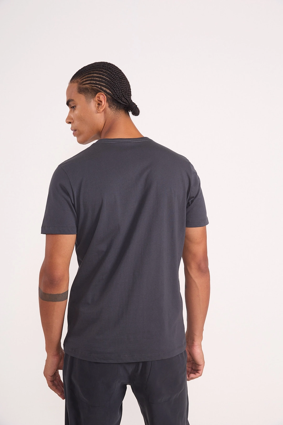 Camiseta Masculina Gola V Cinza