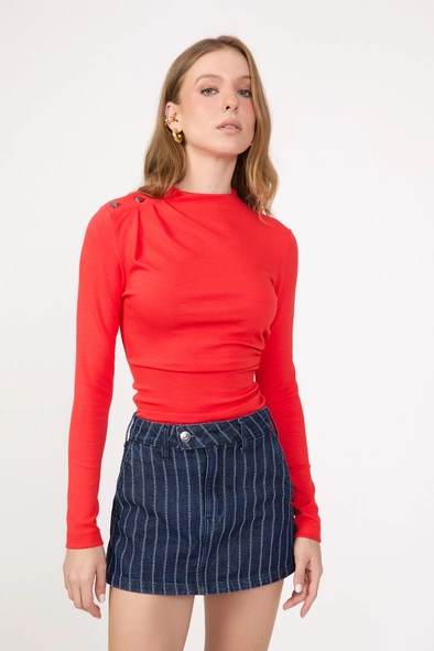 Blusa Slim Com Detalhe Ombro