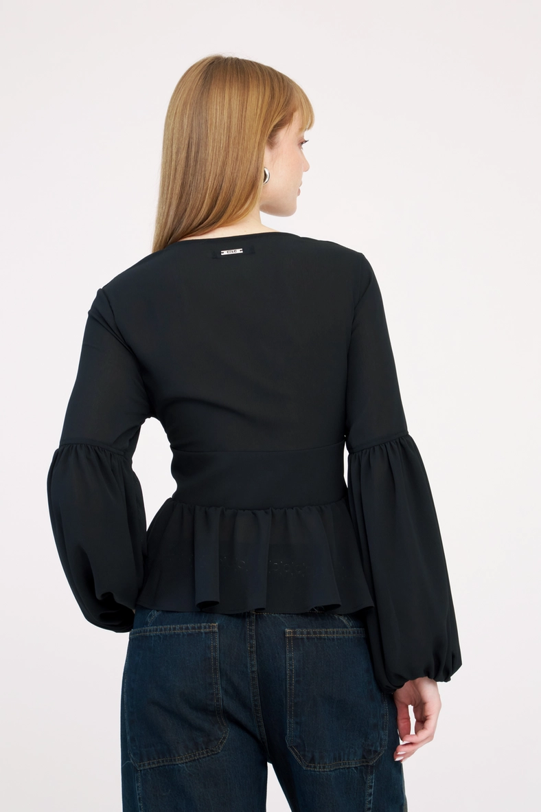Blusa Slim Barra Godê Preto 2