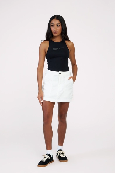 Regata Feminina Slim Com Detalhes