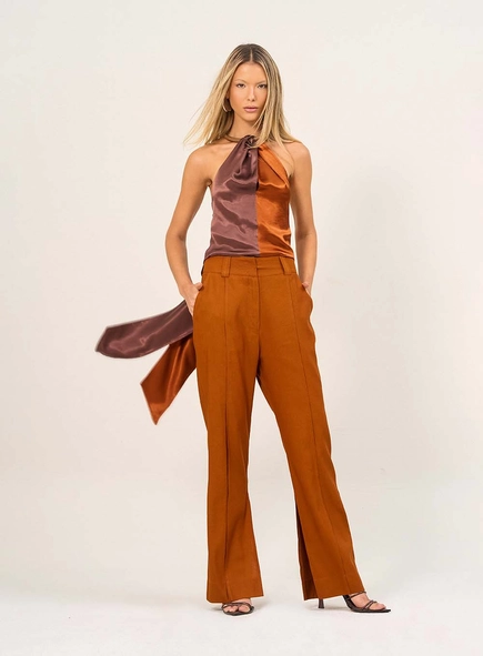 Calça Feminina Com Abertura Frontal