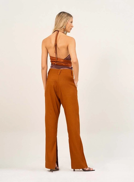 Calça Feminina Com Abertura Frontal