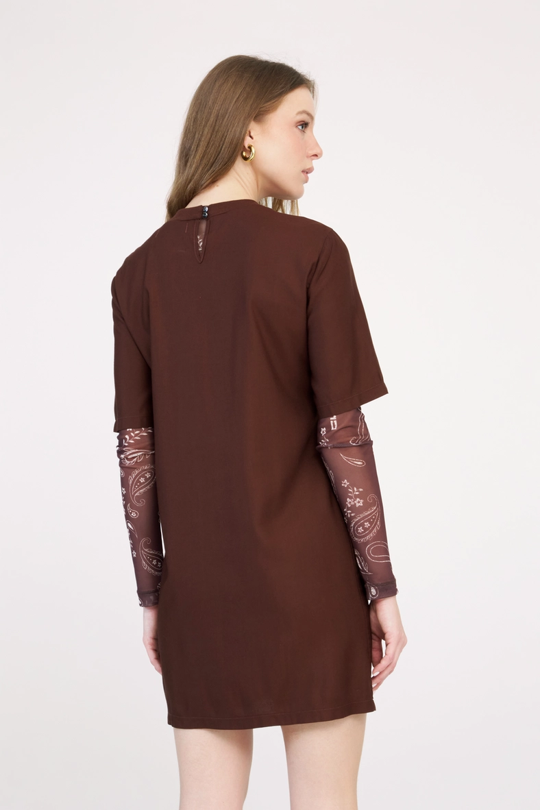 Vestido Curto Comfort Estilo T-shirt Marrom 4