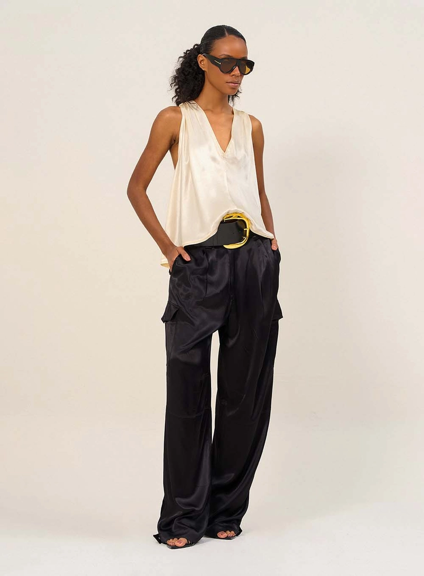 Calça Feminina Cargo Wide Leg Acetinada Preto 4