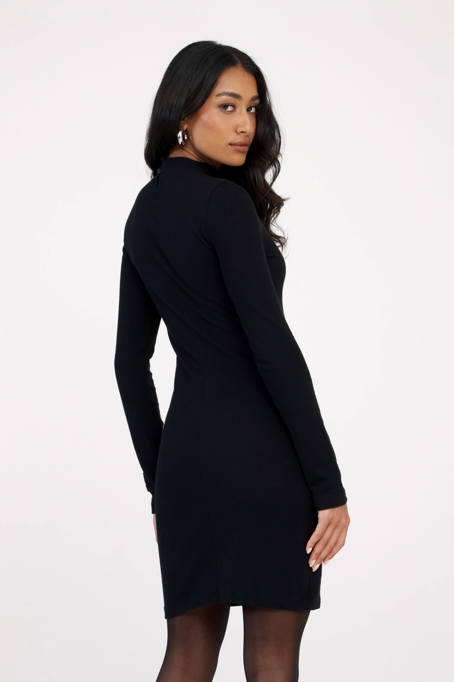 Vestido Curto Small Manga Longa Preto 4