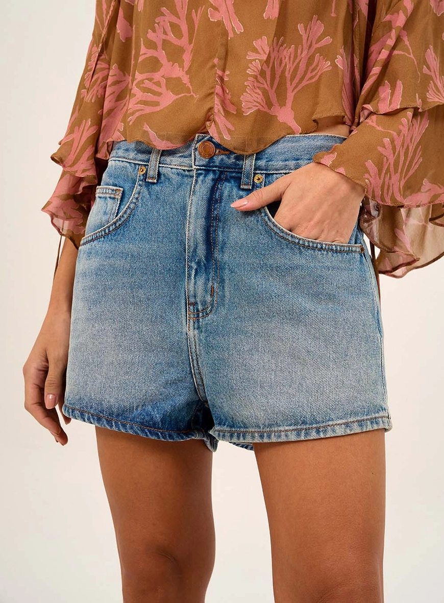Short Jeans Feminino Com Barra Desfiada Índigo 5