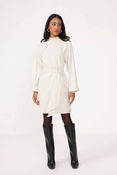 Vestido Curto Comfort Gola Alta Lastex
