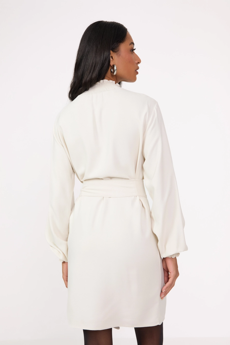 Vestido Curto Comfort Gola Alta Lastex Bege Italian 4