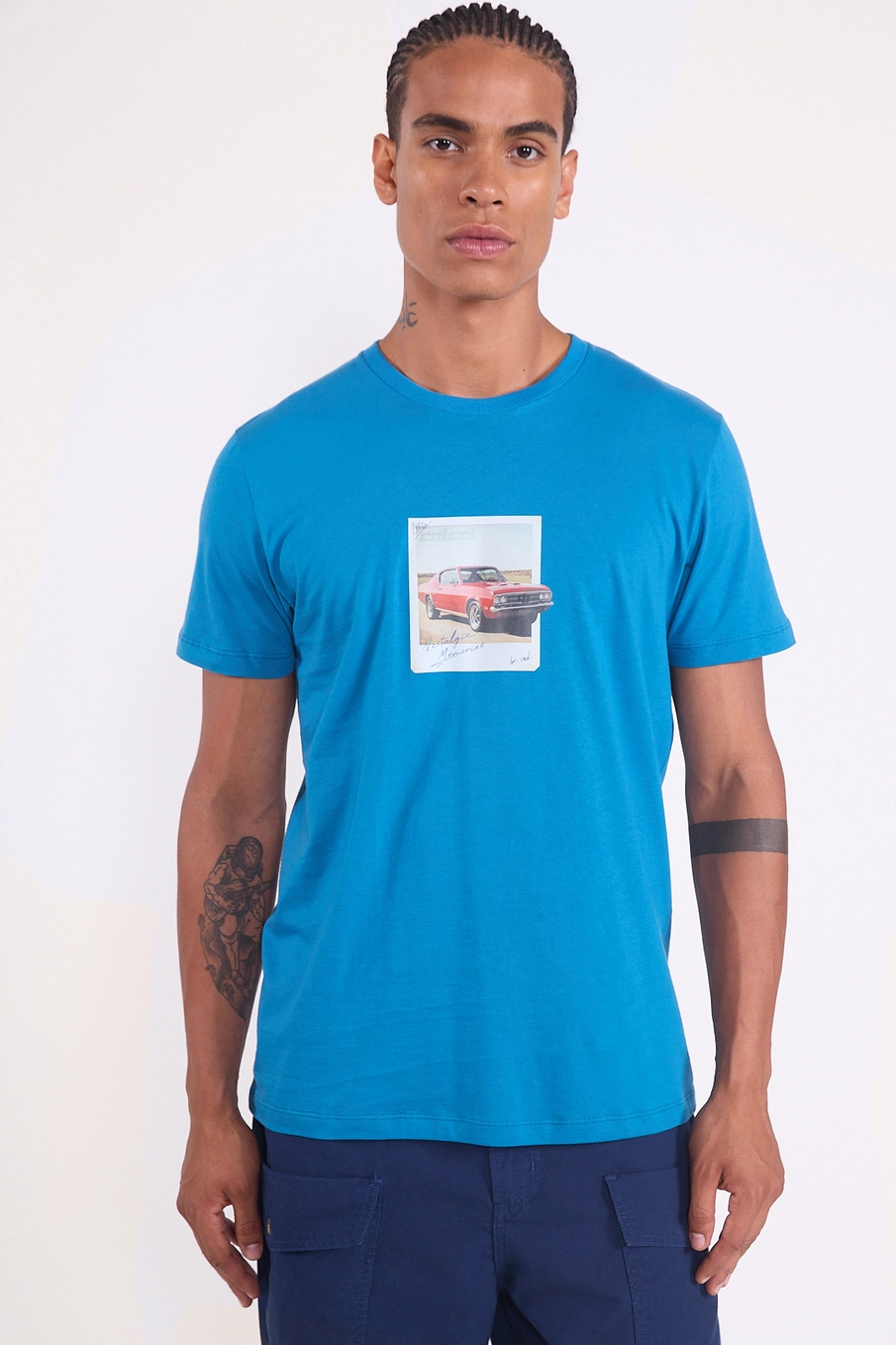 Camiseta Masculina Memórias Nostálgicas Azul
