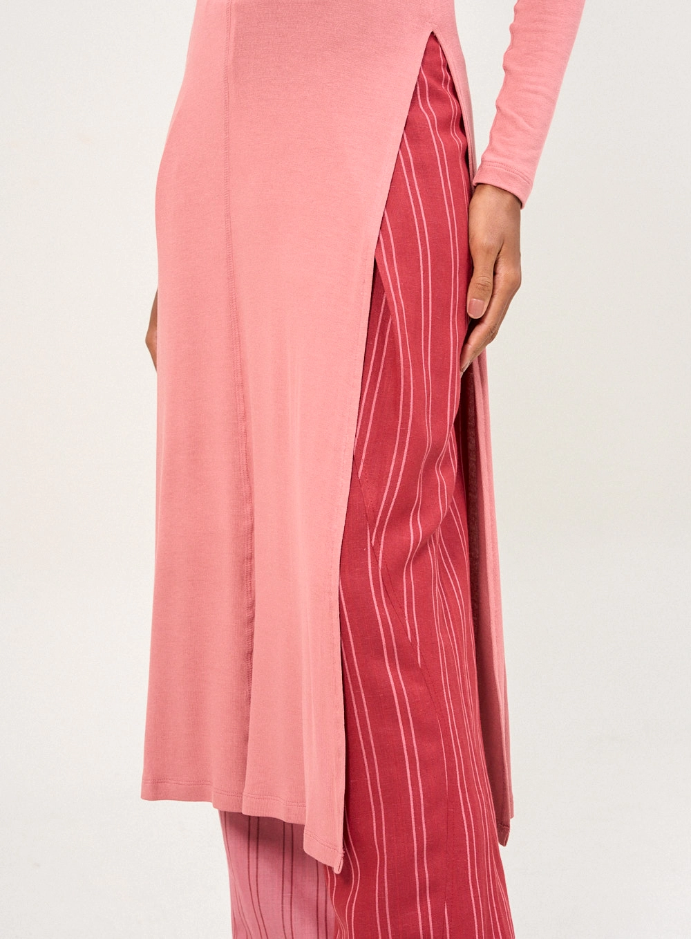 Blusa Alongada Manga Longa Com Fendas Laterais Rosa 3