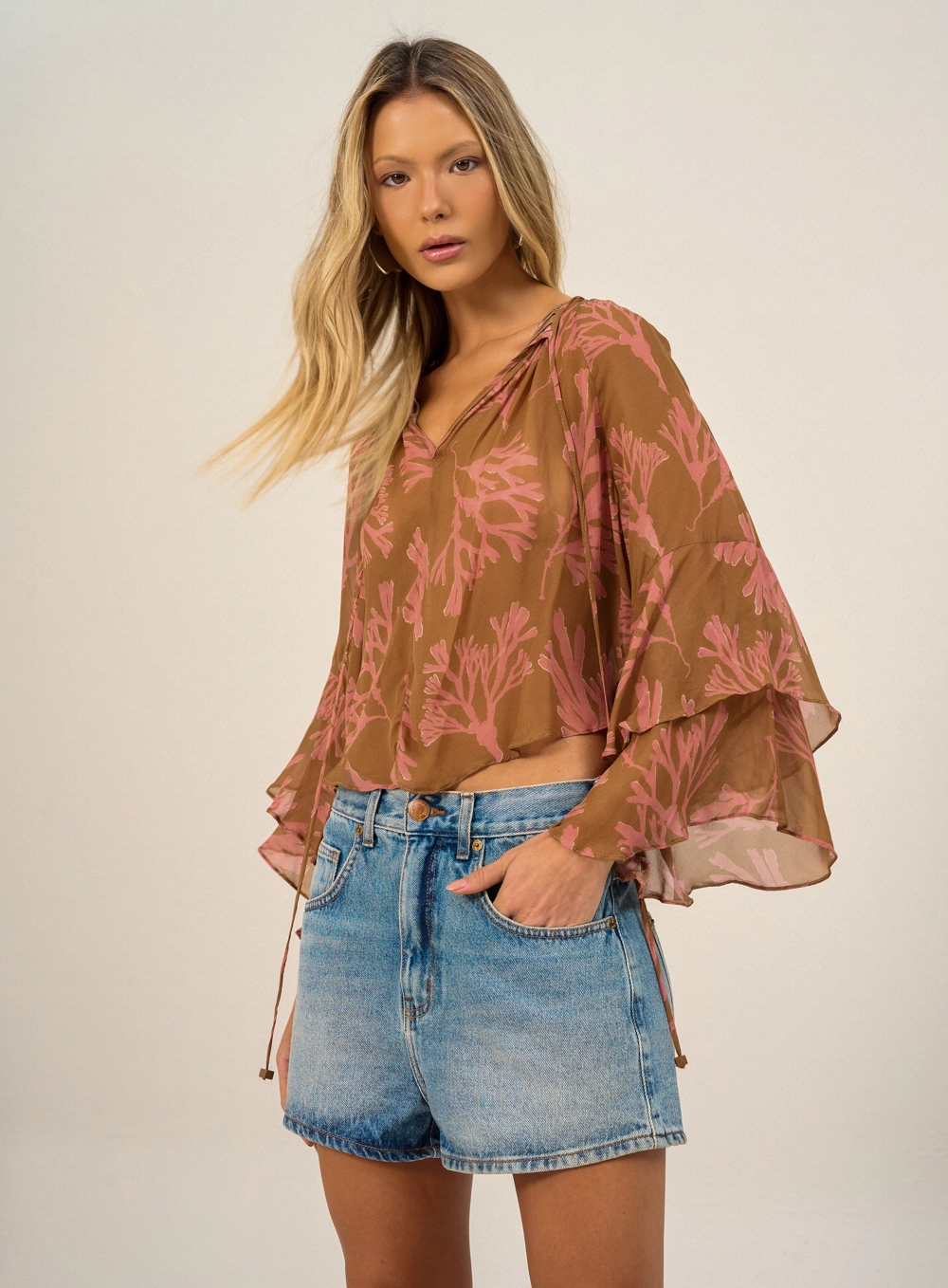 Blusa Estampada Com Decote V Estampados 1