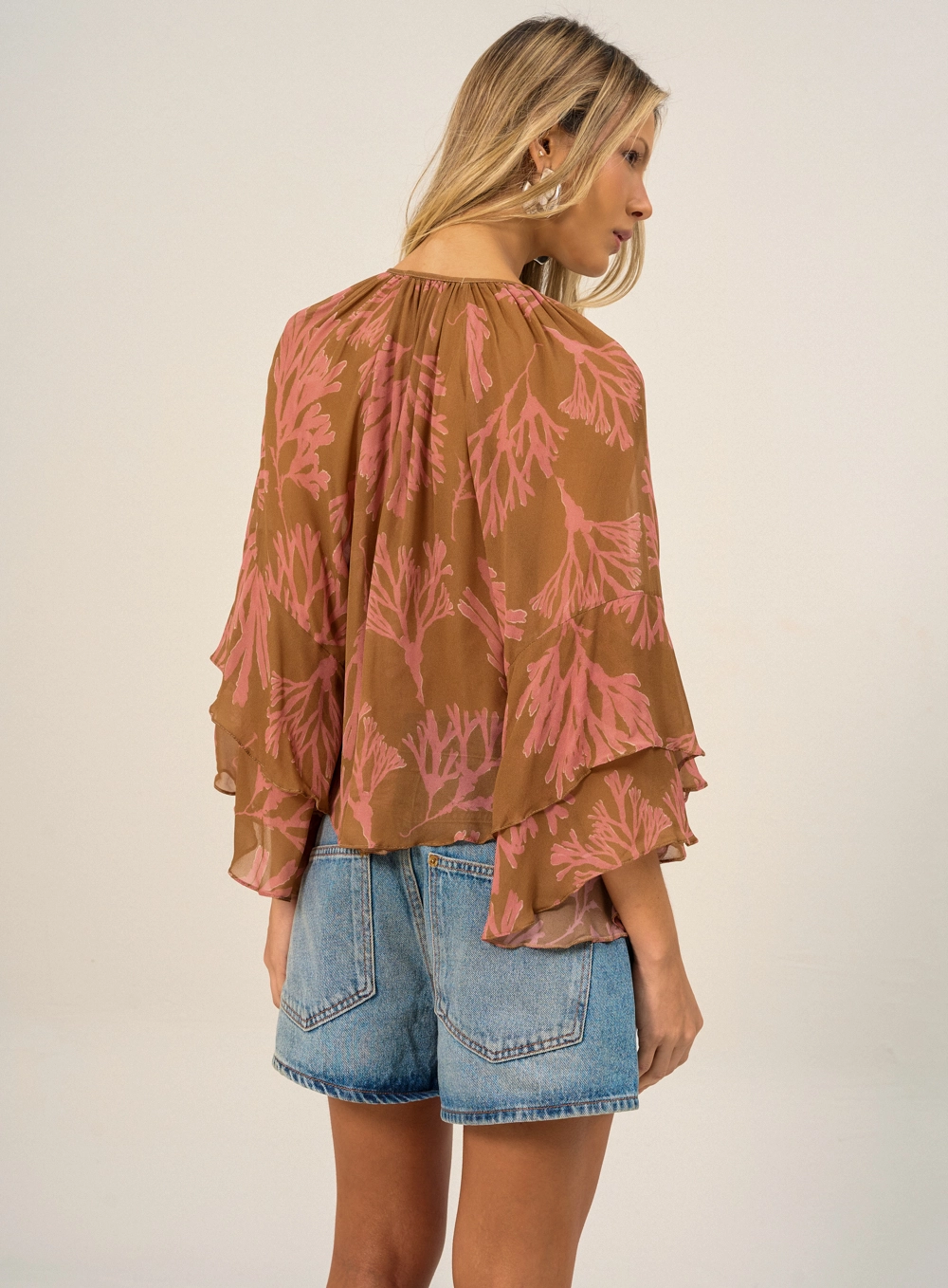 Blusa Estampada Com Decote V Estampados 2