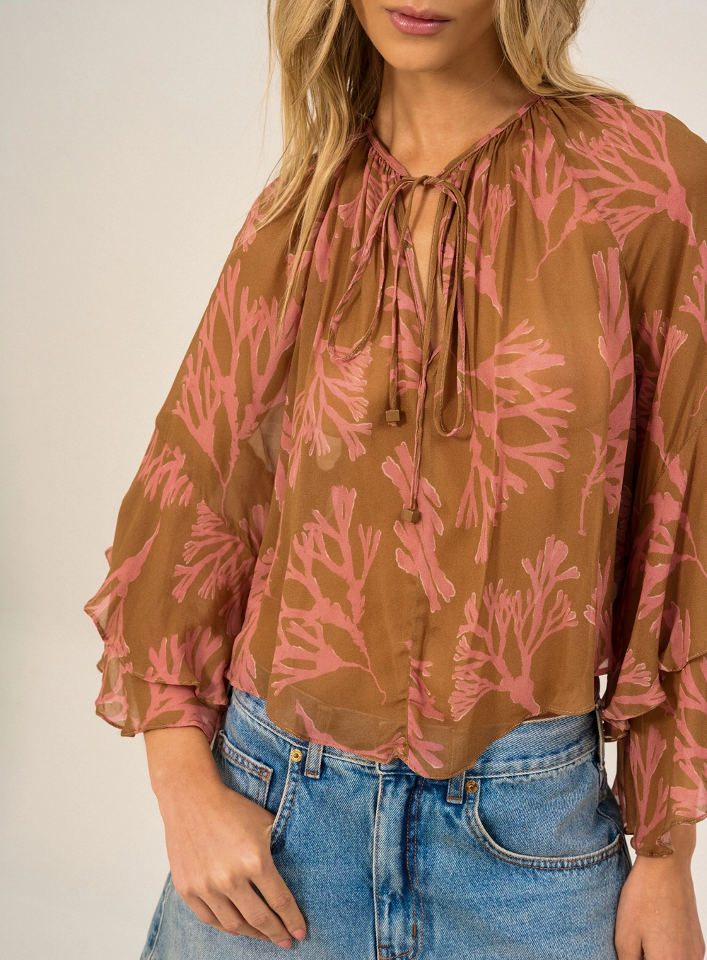 Blusa Estampada Com Decote V Estampados 3