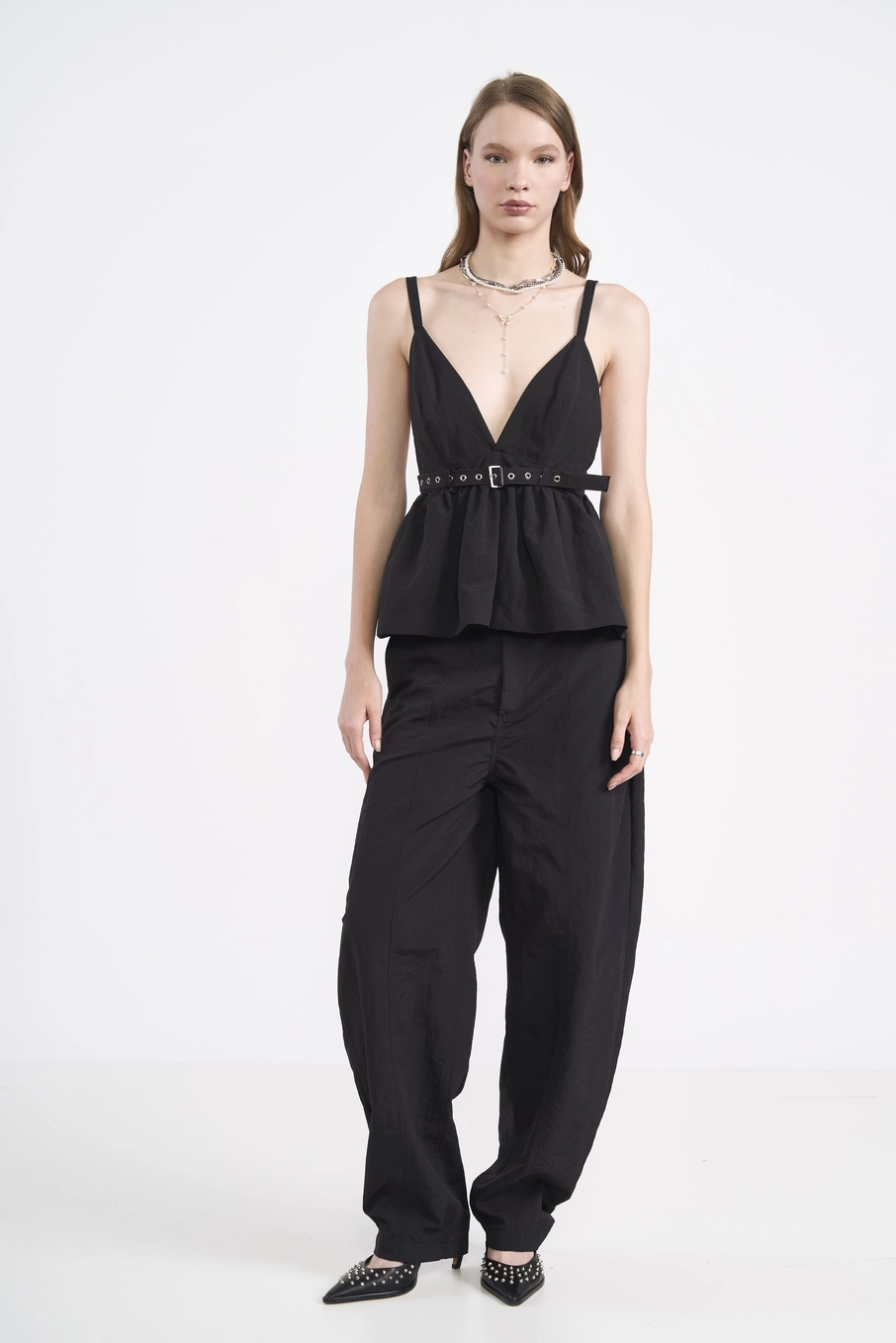 Blusa Peplum Com Decote Profundo E Cinto Preto