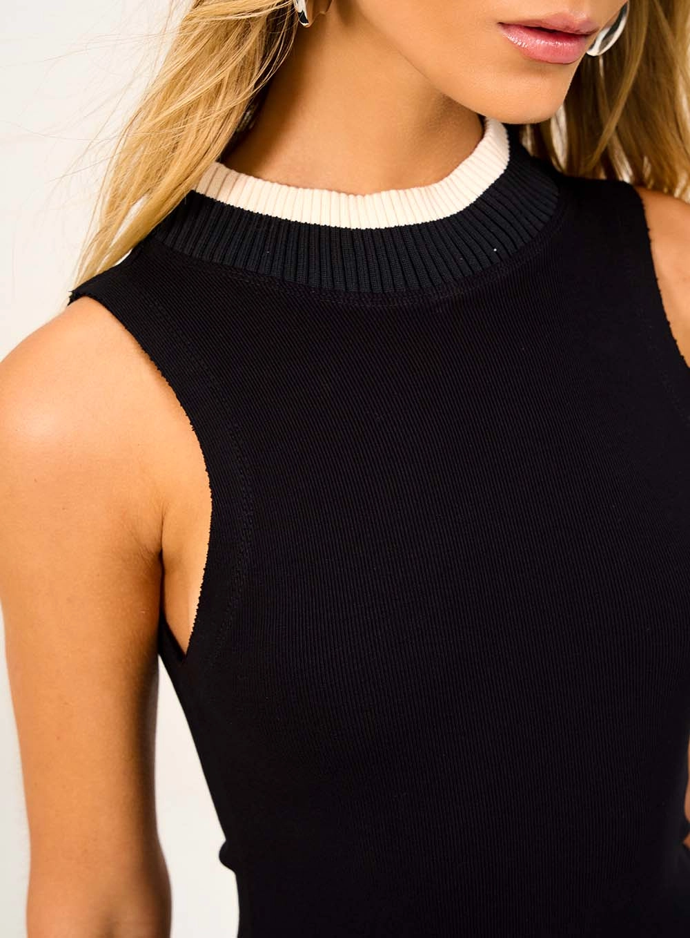 Vestido Longo Regata Com Saia Plissada Preto 3