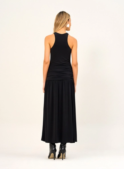 Vestido Longo Com Fenda Lateral