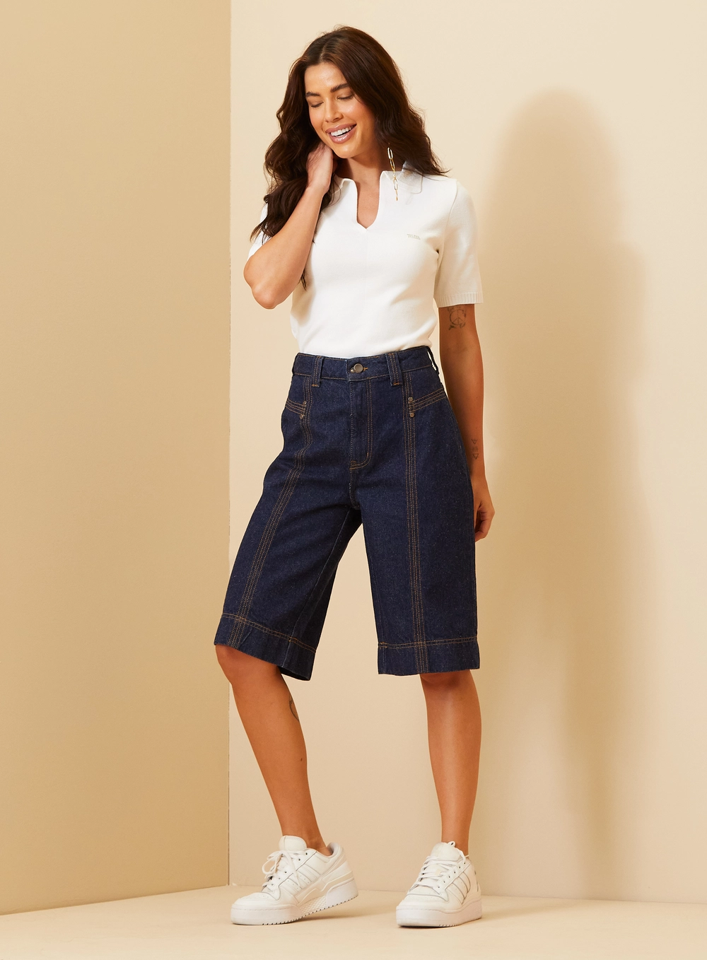 Bermuda Jeans Feminina Com Recortes - Maite Índigo 1