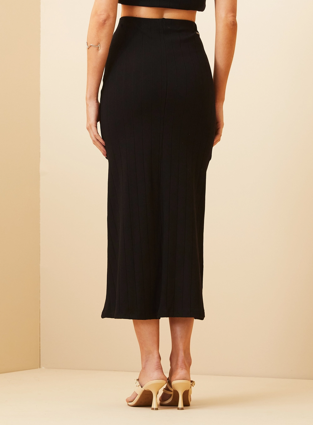 Saia Midi Canelada Com Cintura Alta - Comfort Preto 4