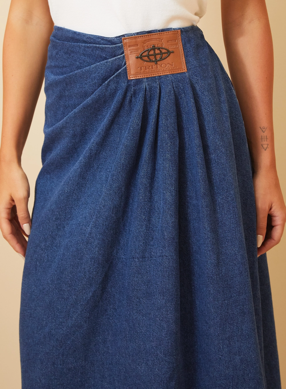 Saia Jeans Midi Assimétrica - Stella Índigo 3