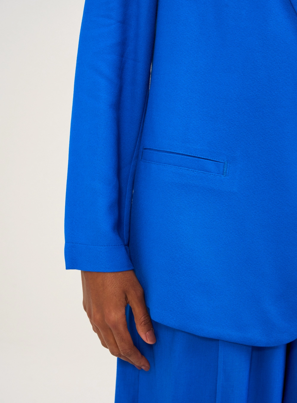 Conjunto Feminino De Alfaiataria Blazer E Calça Azul 3