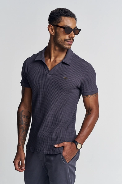 Polo Masculina Texturizada Com Gola V - New