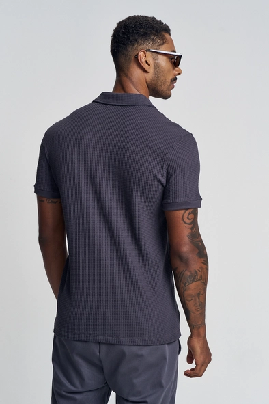 Polo Masculina Texturizada Com Gola V - New