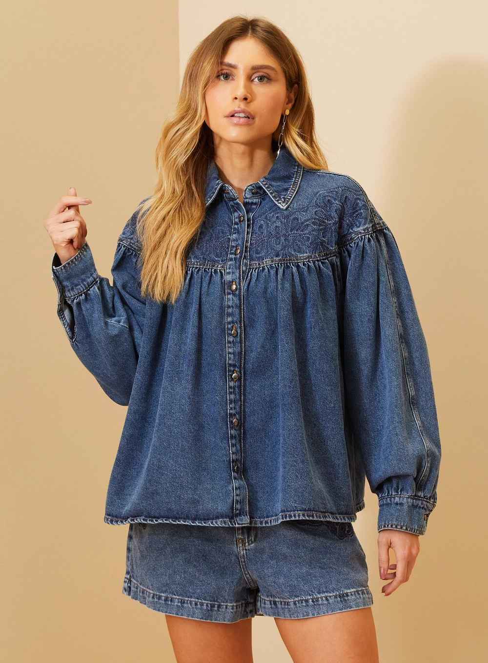 Camisa Jeans Feminina Com Manga Bufante Índigo 1