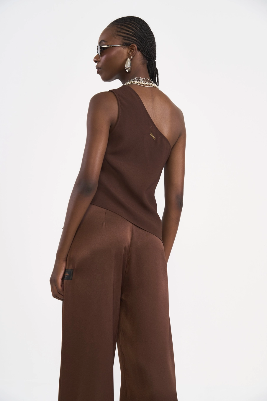 Blusa Um Ombro Só Marrom