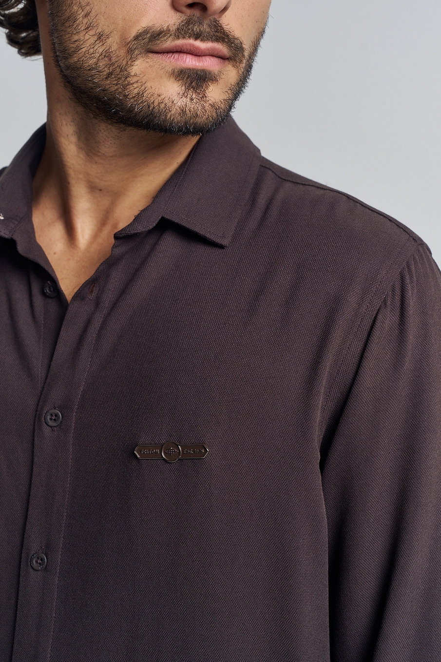 Camisa Masculina Com Aplicação Frontal - Casual Marrom 4