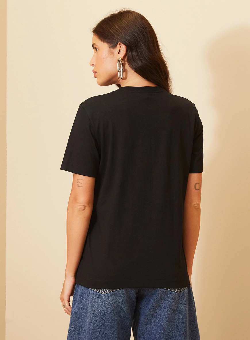 Camiseta Feminina Com Estampa Frontal - Comfort Preto 2