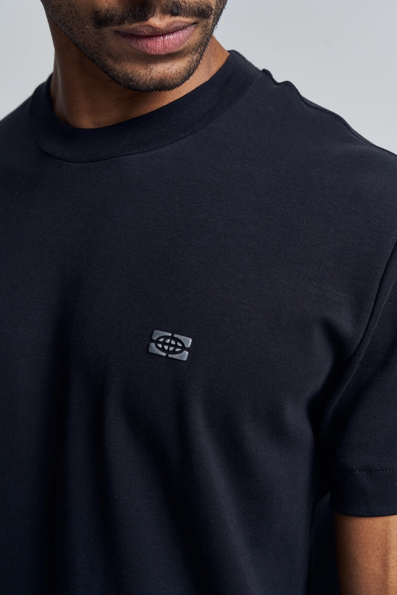 Camiseta Masculina Básica Com Logo Aplicado Preto 3