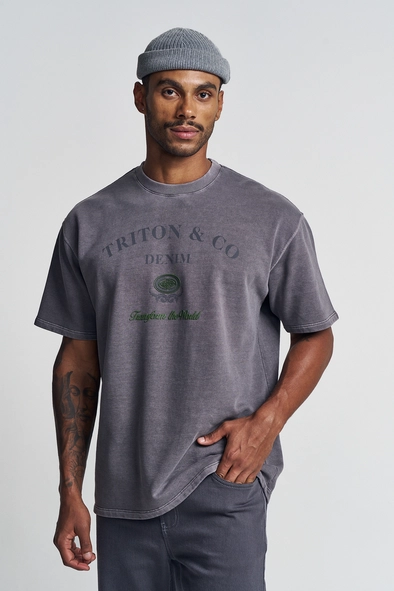 Camiseta Masculina Estonada Com Estampa Frontal