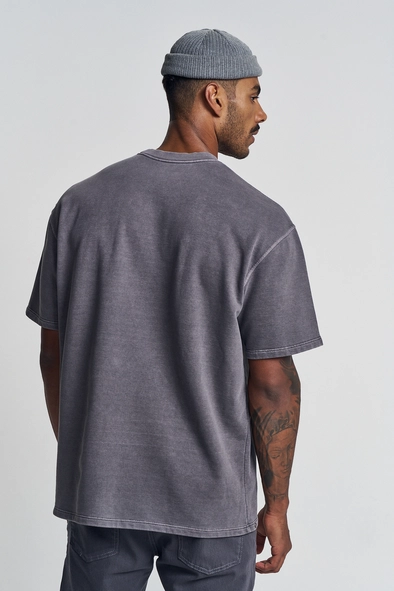 Camiseta Masculina Estonada Com Estampa Frontal