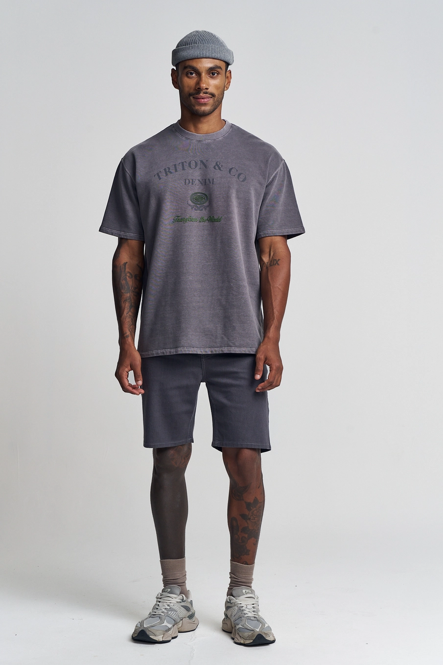 Camiseta Masculina Estonada Com Estampa Frontal CINZA 4