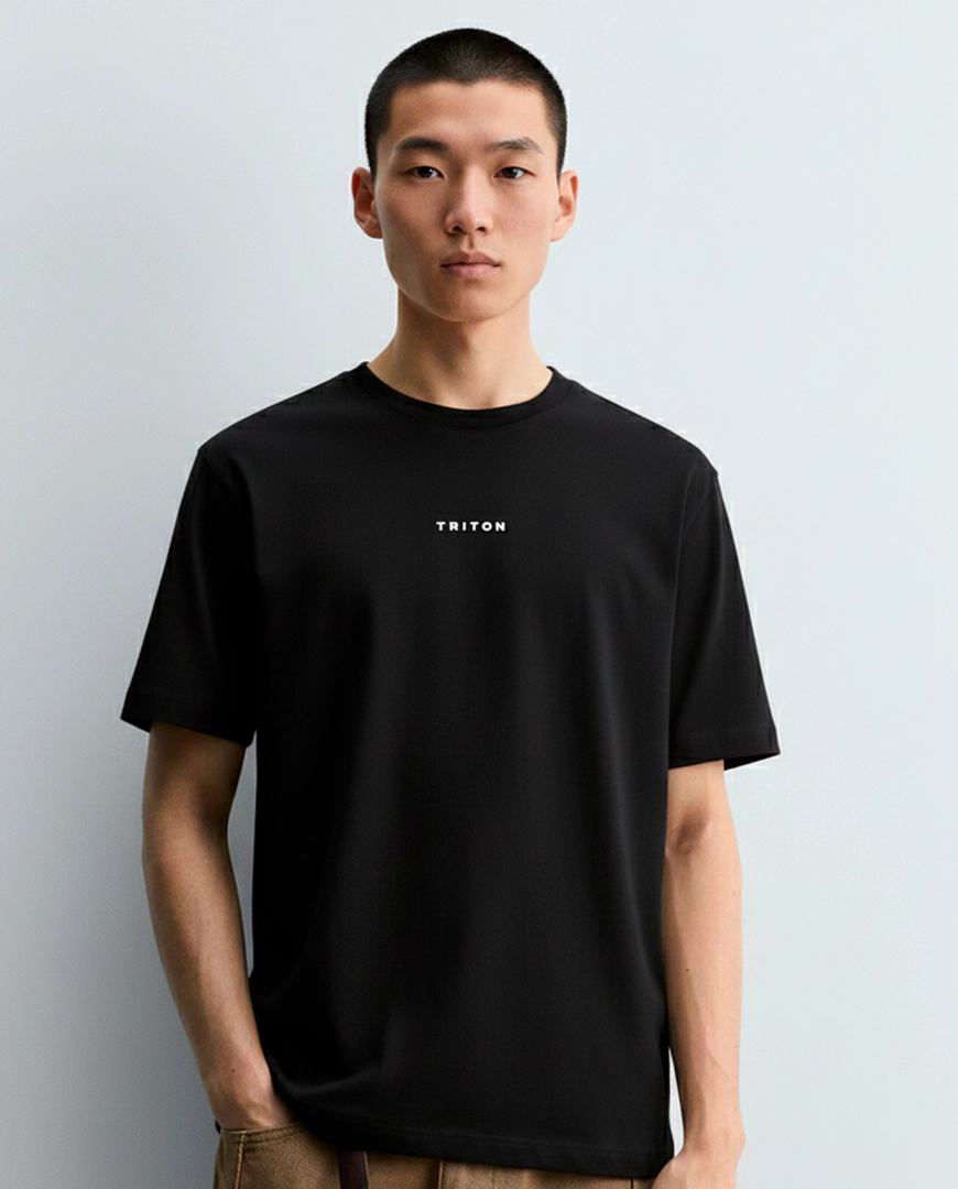 Camiseta Reta Com Logo Minimalista Preto 1