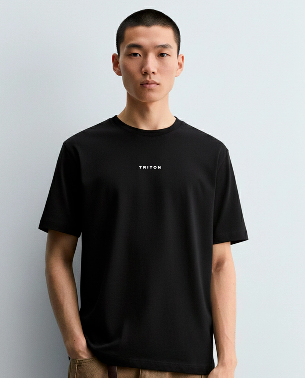 Camiseta Reta Com Logo Minimalista Preto 1
