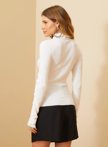 Blusa Feminina Em Tricô Com Gola Alta - Slim