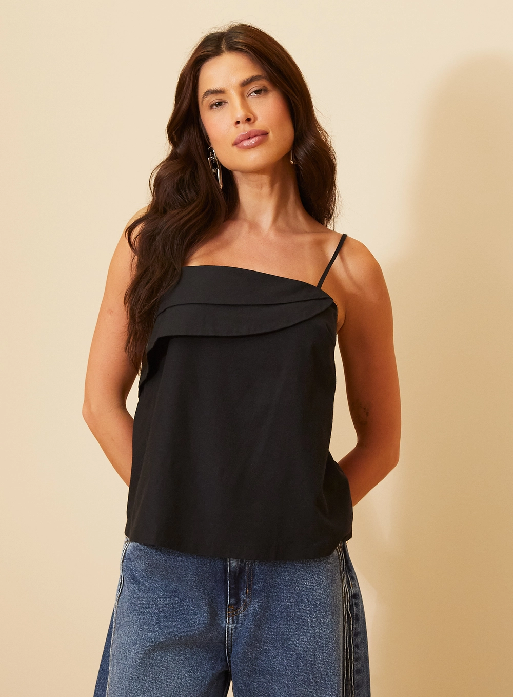 Blusa Feminina Com Drapeado Frontal - Comfort Preto 1