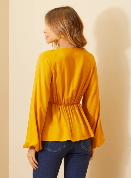 Blusa Feminina Com Transpasse Frontal